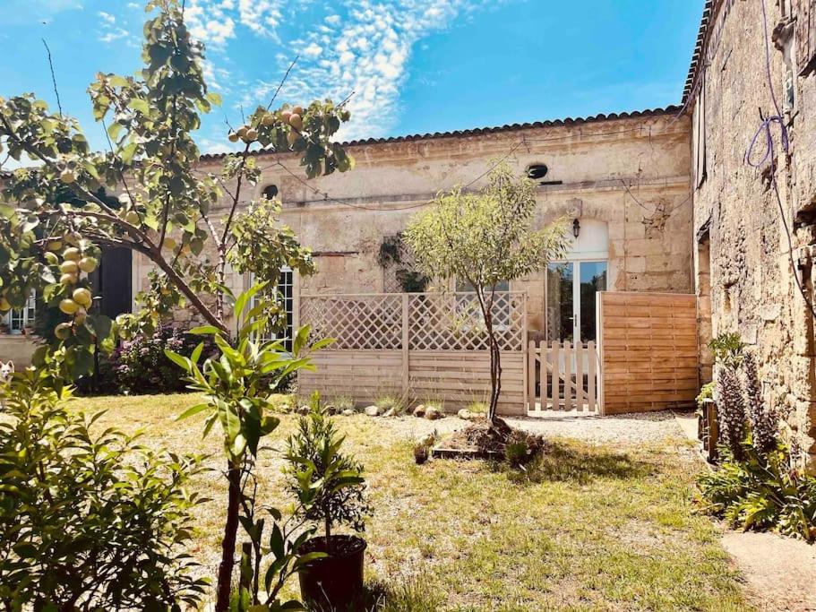 Beau Gite Dans Domaine Viticole & Arboricole Cursan Exterior photo